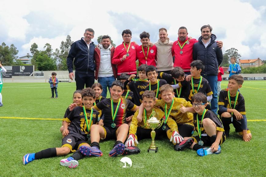 Figueir&oacute; sagrou-se bicampe&atilde; no Torneio de Primavera de Futebol 7 Benjamins.
